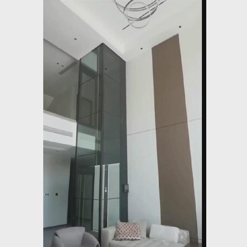 Ascenseur à vis sûr et fiable. Conception en acier inoxydable avec bouton d'arrêt d'urgence