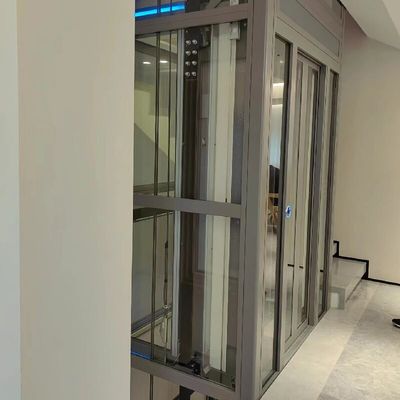 Ascenseur domestique à traction avec hauteur de déplacement de 30 m entraîné par un système de traction sans engrenages certifié ISO9001