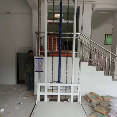 Arrêt d'urgence Plateforme de fret Ascenseur Petit ascenseur de fret sur mesure